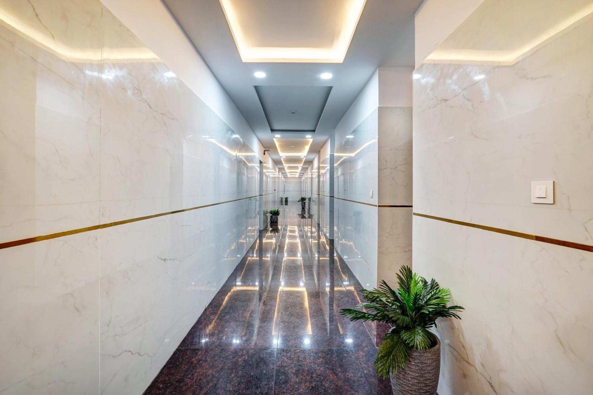 Hotel Sky Blue And Suites Bangalore Exterior photo